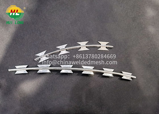 सुरक्षा के लिए रिबन स्टाइल 450 मिमी कुंडल व्यास सीधी रेखा कॉन्सर्टिना रेजर वायर